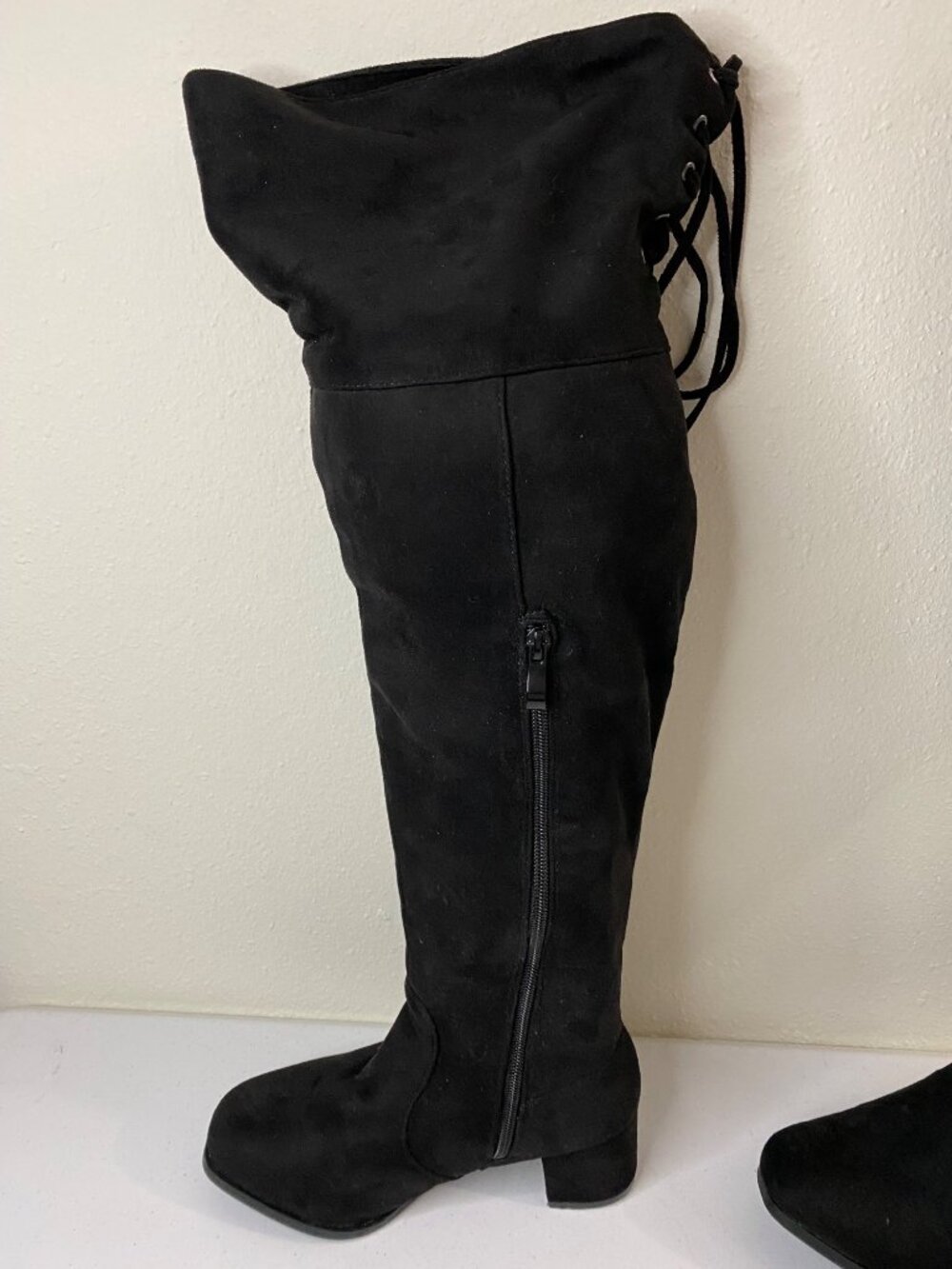 Room of Fashion Knee High Black Suede Boots Lace Back Block Heel 6W - Picture 6 of 12